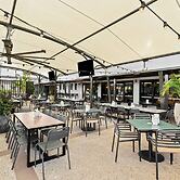 Morayfield Tavern & Motel