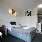 Pelicans Motel San Remo