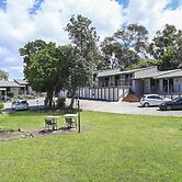 Fern Bay Motel