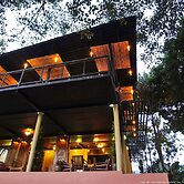 Boutique Raft Resort