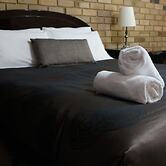 Magdala Motor Lodge & Lakeside Restaurant