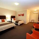 Sundowner Motel Hotel