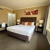 Sundowner Motel Hotel