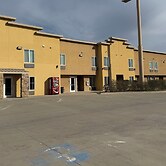West Worth Inn and Suites