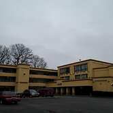 Diamond Inn and Suites