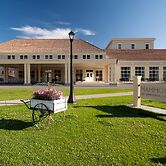 Mammoth Hot Springs & Cabins - Inside the Park
