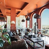 SeePort Hotel