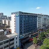 Days Inn by Wyndham Yueyang Train Station