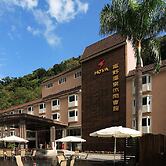 Hoya Hot Springs Resort & Spa