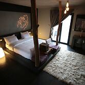 Oniropetra Boutique Hotel