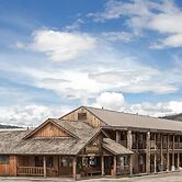 Mountain Village Lodge