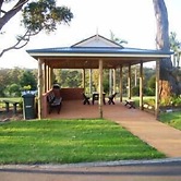 Tabourie Lake Motor Inn Resort