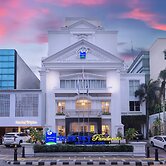 Blue Sky Pandurata Boutique Hotel