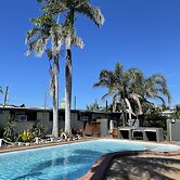 Nightcap at Queens Beach Hotel