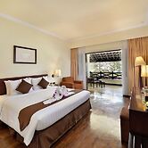 Grand Whiz Hotel Trawas