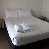 Park Avenue Hotel Motel