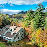 Inviting Bartlett Condo: 1 Mi to Attitash Mountain