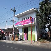 OYO Life 93038 Kost Putra Malilah