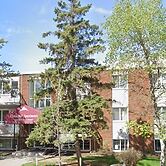 10644 113 St