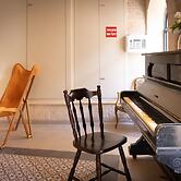 Old Charm & Modern Meets by Sea N' Rent