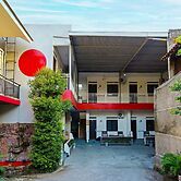 OYO Life 92641 Guest House Palinggihan Ii