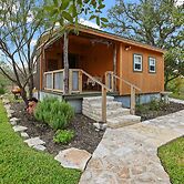 Outlaw Love 1 Bedroom Cabin by Redawning