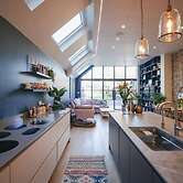 Stunning Modern 5-bed House in Central London