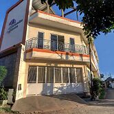 OYO Life 92707 D-akomiba Residence