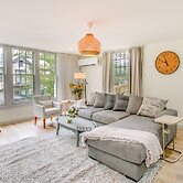 Chic Hot Springs Vacation Rental, Walk to Town!