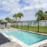 Gorgeous 8B 7BA Melbournbeach w Pool Dock Beach