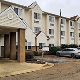 Starkville Inn & Suites