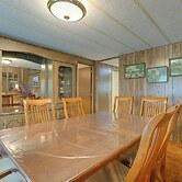 Cozy Salmon Home w/ Mountain Views & River Access