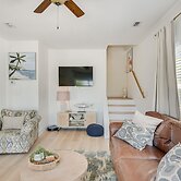 Sunny Key Largo Home w/ Golf Cart & Kayaks