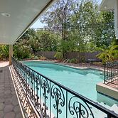 Poolside Oasis Near Medical Center & NRG Stadium!