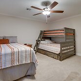 Poolside Oasis Near Medical Center & NRG Stadium!