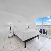 Waterfront One-Bedroom Apt