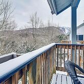 All-season Warren Condo Near Sugarbush Resort!
