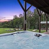 Murphy Cabin w/ Hot Tub, Fire Pit & Mountain Views