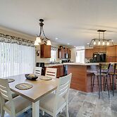 Efficiently Equipped Lewis Home: Deck & Gas Grill!