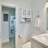 West Palm Beach Vacation Rental ~ 2 Mi to Beach!
