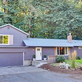 Lake Oswego Home w/ Covered Patio: Near Portland!