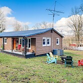 Furnished Deck: Rustic Cabin in Cosby!