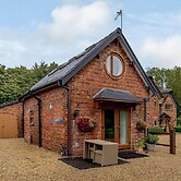 Charming 2-bed Cottage, Beautiful Views, Knutsford