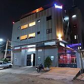 Royal Blue Guest House & Bar