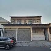 OYO 93114 Salak Homestay Syariah