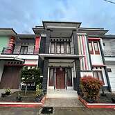 OYO 93143 Mega Raudhah Syariah