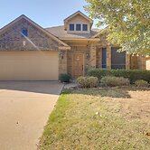 Covered Patio & Large Yard: Mansfield Home