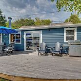 Lakefront Wisconsin Escape w/ Boat Dock & Kayaks!