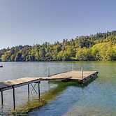 Silver Creek Vacation Rental on Mayfield Lake!