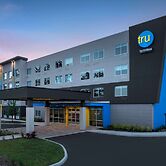 Tru by Hilton Jacksonville West I 295
